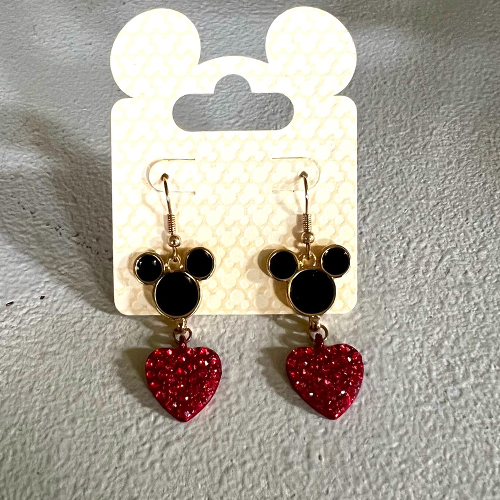 Disney, Mickey Mouse, Crystal earrings that come with Figure.